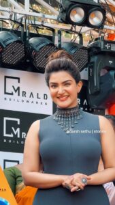 Honey Rose Instagram - 🍯 // @honeyroseinsta 
.
.
@m_rald.buildwares 
.
.
.
.
#honeyrose #actress #malayalam #mollywood #kollywood #malluactress