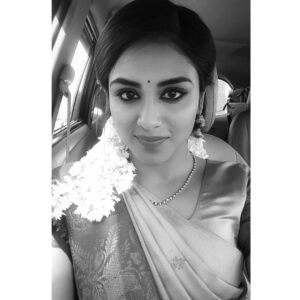 Indhuja Ravichandran Instagram - Being Traditional is not being outdated its just a lifestyle that never forgot its Roots.. #selflove #selfie #traditional #shootmode