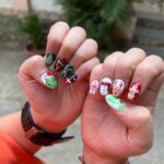 Ira Khan Instagram - MERRY CHRISTMAS Y’ALL🎄 How beautiful is this nail art!? I spent the whole time watching in amazement. I can’t even put clean, neat, solid colour nail paint!