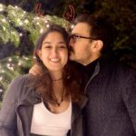 Ira Khan Instagram - Merry Christmas 🎄 Part 2. Bloopers in story! #christmastree #christmas #holiday #raindeer #love #fashionicons #coolkids