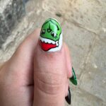 Ira Khan Instagram – MERRY CHRISTMAS Y’ALL🎄
How beautiful is this nail art!?
I spent the whole time watching in amazement. I can’t even put clean, neat, solid colour nail paint!