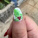 Ira Khan Instagram - MERRY CHRISTMAS Y’ALL🎄 How beautiful is this nail art!? I spent the whole time watching in amazement. I can’t even put clean, neat, solid colour nail paint!