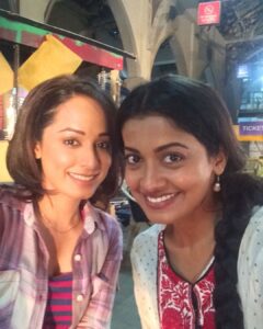 Janvi Chheda Instagram - How do I talk about the bond I have with her? We’ve shared makeup rooms, hotel rooms, food, thoughts, pain, tears, joy and secrets. Even though we dont meet or talk as often, I know I can always count on her if need be and vice-versa. She’s obviously beautiful and talented. She’s also an extremely independent, caring and a fierce woman. One of the best female co-stars I’ve worked with and my closest buddy!
.
.
#throwback #cid #cidcops #behindthescenes #nofilter #noedit