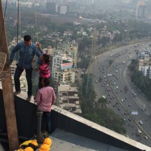 Janvi Chheda Instagram - Daya Sir, one of the most hard-working, immensely committed actors, on the 35th floor rooftop!
.
.
#cid #cidshoot #behindthescenes #throwback #nofilter #noedit