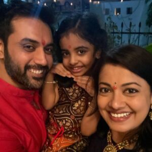Janvi Chheda Instagram - Happy 10th Anniversary darling❤️
.
Here’s to growing up and growing old together🥂(Rest, I’ll tell you in person)😘🤗