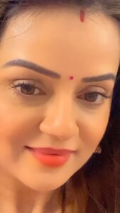 Jayshree Soni Instagram - नूर….. 🥰

#noor #hashtag #instapost #instareels #shy #sharam #beauty #post #reels #reeloftheday #whatdoyouthink