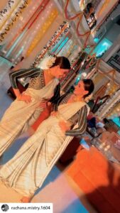 Jigyasa Singh Instagram - Posted @withregram • @rachana.mistry.1604 Same same 💋
Oh sorry! 
SAMI SAMI🙌🏻
.
📸: @sanjaysatavase sir😊
.
#pushpafever #pushaparaj #alluarjun #thapkipyaarki2 #funonset #keepwatching
#BLESSED🙏🏻