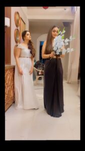 Jigyasa Singh Instagram - TAKE 2 ROLE SWAP SERIES on @agarwalrinks demand 🤣

@rachana.mistry.1604 🤣❤️
