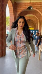 Kamya Punjabi Instagram - #inbetweentheshots #reelingit 🤩 
#kamyapunjabi