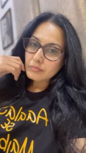 Kamya Punjabi Instagram - Suno suno @shalabhdang 😃 
#justforlaughs #kasha #kamyapunjabi #shalabhdang