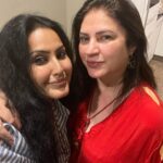 Kamya Punjabi Instagram - Met these lovely, full of life ladies last night ❤️ #aboutlastnight Thank you @aartimattoo @neerushaa_nikhat for all the efforts to gather this gang under one roof and ofcourse an amazing time 🤗