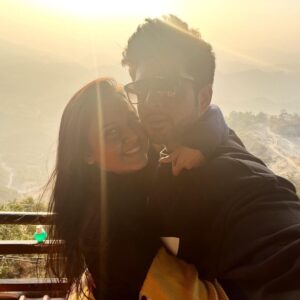 Karan Kundrra Instagram - teri choti choti khushiyaan.. tere fazool ke dramme.. tera haqq jataane ka tareeqa.. tere spectacular scale ke shaq.. tere chote mote sapne aur mere badey badey jawaab.. teri ajeeb daastaan ne jeena sikha diya iss fakir ko..! 🧿