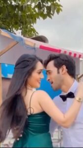 Karan Sharma Instagram - ❤️ ..Ashiqui hai ye chor nahi hai main kya Karun ❤️.. @tanyasharma27  #reevaan #sasuralsimarka2  #karansharma  #tanyasharma  #yedi #pardes #srk #srkfans #ashique