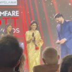 Konkona Sen Sharma Instagram – This is for all the Bharati Mondols out there, we see you and we love you. 
Thank you @filmfare for this honour! 
Thank you @neeraj.ghaywan for trusting me with Bharati Mondol. 
Thank you to the entire team of Geeli Puchi!
Thank you to @yashicadutt ‘s book Coming Out As Dalit and Erika Linder’s (@richiephoenix) performance in Below Her Mouth for inspiring me. 
♥️♥️♥️

Styling: @damini_styles 
Saree: @makutextiles 
Blouse: @divyabydivyaanand
Earrings: @motifsbysurabhidiwania x @sonyashaikh
Ring: @amrapalijewels
Bangles: @sangeetaboochra
Makeup: @tenzinseldon__
Hair: @nimishashah210
Photographer: @hitc.61