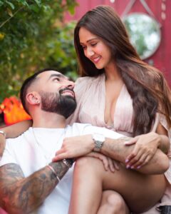 Krissann Barretto Instagram - Pre Valentines done right ♥️
@nkaramchandani ♥️
📍 @theory9_servicedapartments 
📷 @araalexanderofficial