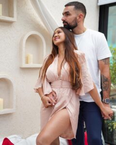 Krissann Barretto Instagram - Pre Valentines done right ♥️
@nkaramchandani ♥️
📍 @theory9_servicedapartments 
📷 @araalexanderofficial