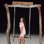 Madhurima Tuli Instagram - Reminiscing old but not so old memories ❤️❤️ #maldives #you #beauty