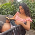 Madhurima Tuli Instagram - My Valentine’s week mood 🤓🌹❤️ #chilling #books #metime #myvalentine