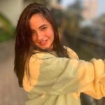 Meera Deosthale Instagram - Happy soul 🌞💙