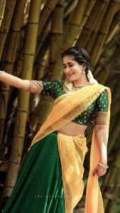 Megha Mathew Instagram - 💛💛💛

📷 @v2n.photography 

👗 @the_drape_studio 

💄 @remyamakeupartisty 
#reels #reelsinstagram #reelitfeelit #reelsvideo #traditionalwear #kerala🌴 #halfsaree #yellow # #instalike #yellowclothes #traditionalwear #halfsaree