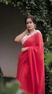 Megha Mathew Instagram - #ree #reels #reelsinstagram #reelsvideo #reelitfeelit #reelsindia #sareelove #drapestudio #christmas #special #sareefashion #red #sareelovers.