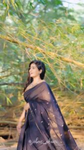 Megha Mathew Instagram - Saree by ; @weavers_paradise 

🎥 @jobin_alani .@capturecafe_wedding_company.