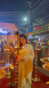 Megha Mathew Instagram - #ree #reelitfeelit #templevisit #thirunakkaraulsavam #2022 #ulsavam #trending #traditional #sareelove #ree #reelitfeelit #reel #reelit #reelitfeelit❤️❤️ #reelindia❤️❤️ #reelindia #traditionalwear #sareefashion #temple .

Saree by ; @varnudais

📷 @jith_in_sunny_