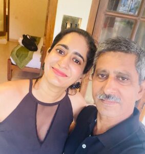 Megha Mathew Instagram - My hero 🦸‍♀️ 
Pappa I love you so much 😘❤️

#daughterlove #fatherdaughter #loveyou #verymuch #peaceofmind #blackcolor #favorite #myhero #mylife #myworld 
#youaaremyeverything🥰