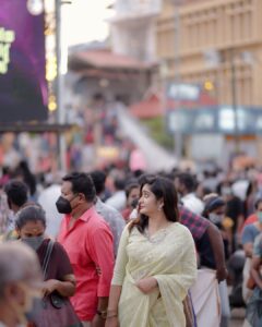 Megha Mathew Instagram - #thirinakkara_pooram # #nostalgia ❤️

Saree by ; @varnudais 

📷 @jith_in_sunny_ 

#temple #sareelove #crowd #ulsavam #thirunakkarapooram #2022 #instagram #instamood #sareemood😍 #lovethis #saree #thankyou #varundais #saree #inspiration #instagood #pic #picsartedit #picsoftheday #instagram #nostalgia