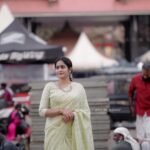 Megha Mathew Instagram - #thirinakkara_pooram # #nostalgia ❤️ Saree by ; @varnudais 📷 @jith_in_sunny_ #temple #sareelove #crowd #ulsavam #thirunakkarapooram #2022 #instagram #instamood #sareemood😍 #lovethis #saree #thankyou #varundais #saree #inspiration #instagood #pic #picsartedit #picsoftheday #instagram #nostalgia Thirunakkara Mahadeva Temple