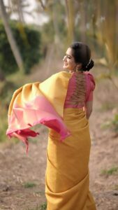 Megha Mathew Instagram - @jith_in_sunny_ 

💄 @bindumohandas9 

Saree by ; @wellattire 

#sareelove #reels .#reelsinstagram #ree #reelsvideo #reelsindia #reelitfeelit #reelkarofeelkaro #sareefashion #sareelove #sareedraping #sareefashion