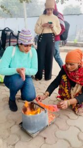 Megha Mathew Instagram - Dillieeeeee wala ka happiness🥰🔥
@solo_travel_girlzz @asla.marley @ishq_designz @janvi_heaven 

#delhi#streetfood#streetphotography #happiness #.#travelgram.