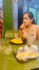 Megha Mathew Instagram - 😂🤩

#reels #food #lovefood #reelsinstagram #reelsvideo #reelsindia.