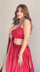 Miesha Saakshi Iyer Instagram - Hey Priyatama ❣️
.
.
Red outfit @quenchathirst 
.
.
.
#Day2 #red #manike