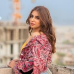 Miesha Saakshi Iyer Instagram - The calm before the storm ⛈ . . . . Jacket @hersheinbox 📸 @swagatsharmaphotography . . . #ootd #photo #photooftheday #photoshoot #photography #explorepage #jacket #colombia #style #fashion #vibes #aesthetic #hairflip #miesha #mieshaiyer #grateful #gratitude #thankyouforeverything 🧿✨