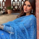 Miesha Saakshi Iyer Instagram - Dekhoon Main Tujhe Ya Dekhoon Kudrat Ke Nazaare Mushkilon Main Hai Ye Dil Mera 🕊 . . . . . #traditional #traditionalwear #blue #chandbaliyan #indian #indianwear #ethinicwear #ethnic #shoot #musicvideo #workmode #lovemylife #miesha #mieshaiyer #grateful #gratitude #thankyouforeverything 🧿✨
