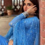 Miesha Saakshi Iyer Instagram - Dekhoon Main Tujhe Ya Dekhoon Kudrat Ke Nazaare Mushkilon Main Hai Ye Dil Mera 🕊 . . . . . #traditional #traditionalwear #blue #chandbaliyan #indian #indianwear #ethinicwear #ethnic #shoot #musicvideo #workmode #lovemylife #miesha #mieshaiyer #grateful #gratitude #thankyouforeverything 🧿✨