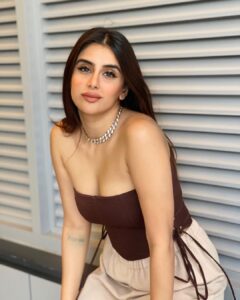 Miesha Saakshi Iyer Instagram - Running out of captions,
So this is my caption 🤭
.
.
.
.
Corset: @thriftflipmumbai 
Pants: @urbanic_in 
.
#dxb #dxblife #dubai #dubailife #dubai🇦🇪 #lovemylife #happiness #brown #thrift #corset #dubailove #miesha #mieshaiyer #grateful #gratitude #thankyouforeverything 🧿✨