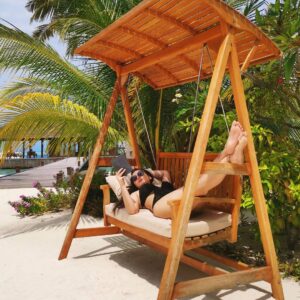 Minissha Lamba Instagram - Reading spots.....
.
.
.
.
.
.

@hideawaybeachmaldives
#vacation #Maldives