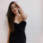 Monica Sharma Instagram - 🖤✔️