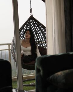 Monica Sharma Instagram - chérie
.
.
.
📸- @that.nikhil
.
.
.
#photography #balcony #morning #instamorning #picoftheday #pictureoftheday #looney #instagood #love #fashion #instadaily #wednesdayvibes #morningvibes #art #photoart #vibes #photooftheday #photogram #photodaily #instastyle #style #photograph