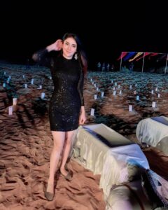 Monica Sharma Instagram - Trying to pose with a frozen face and frozen body, the coldest night ever 🌬✅
.