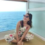 Mouli Ganguly Instagram - Ocean air Salty hair Sealove🌊 . . #naturelove #sealove #bluesea #mouliganguly Sea Breeze