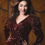 Mouli Ganguly Instagram - Merry everything and happy always 🎄⛄🦌🎅 #merrychristmas #christmasvibes . . #mouliganguly #christmaseve . . Hair&mkup @elvisvaaz 📷 @shutterjuicestudio