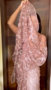Mugdha Godse Instagram - New pastels new organza Georgette saarees at @saareemood ❤️🌹😍
Go check the website and choose your colour ….
Link in bio ☝️☝️☝️