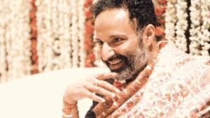 Mugdha Godse Instagram - Always in Gratitude of Thy presence…❤️❤️❤️🙏🏽🙏🏽🙏🏽

Soulful Chanting in the Divine Melody as invoked by our Beloved Master, TarneivJi ✨🙏✨

Chanting @mugdhagodse @rahuldevofficial 
Music @aviraasmusic 
PC @tarun_khiwal @mugdhagodse 
TarneivJi’s videography @a.aayush 
Concept and editing @belly_group 

#bellymeditation #tarneivji #mantra #chanting #soulful #peace #bliss #love #joy #peaceful #master #gratitude # forever #grateful #divine #melody #light #word #yoga #silence #practice #feel #your #body #beautiful #profound