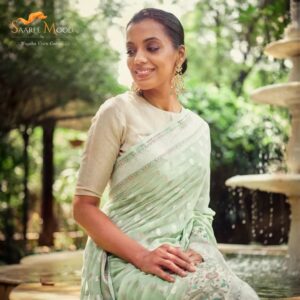 Mugdha Godse Instagram - THE GREEN LININGS
Green, the color of nature, a generous and relaxing color gives us hope with promises of growth and prosperity. 

Link in bio to shop SaareeMood! ✨️

Photography: @tarun_khiwal 

Production : @karma__production @himan888 
MUA: @kaushikanu 
Team: @_the_blank_canvas_  @anurag_mua 
Styling: @harshad.fshn @khuusshhbboo @styledbygunjan @ajmerashaili @peter.tashi_ 
Jewellery: @amrapalijewels
.
.
.
#saareemood #saareesforallemotions #mugdhagodse #newbrandlaunch #shopthelook #saree #indian #tradition #green #relaxation #nature #growth #prosperity