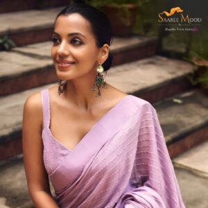 Mugdha Godse Instagram - THE LILAC LININGS
A woman is like the loveliest lilac flower that blooms under heaven. She is looked upon with love and wonder over her silent grace, her pure fragrance and her delicate bloom of beauty.

Link in bio to shop SaareeMood! ✨️

Photography: @tarun_khiwal 

Production : @karma__production @himan888 
MUA: @kaushikanu 
Team: @_the_blank_canvas_  @anurag_mua 
Styling: @harshad.fshn @khuusshhbboo @styledbygunjan @ajmerashaili @peter.tashi_ 
Jewellery: @amrapalijewels
.
.
.
#saareemood #saareesforallemotions #mugdhagodse #newbrandlaunch #shopthelook #saree #indian #tradition #lilac #bloom #grace #beauty