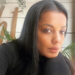 Mugdha Godse Instagram - ❤️🌹🌸 Selfie time… while ☕️ arrives Orillia, Ontario