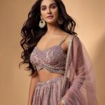 Mukti Mohan Instagram - where’s my shaadi people at? Photography by @nikhilshenoyphoto Hair by @mehrasilky Make up by @omkarvardam Styled by- @isolatednee Assisted by - @betalakhushi @shraddha.dange Outfit- @seasonsmumbai Jewellery- @soranamjewels P.S.- pandemic weddings ke bhi after-party invites arahe hain😍!! Whattæ festive time 🪬💖 how many weddings have you attended?